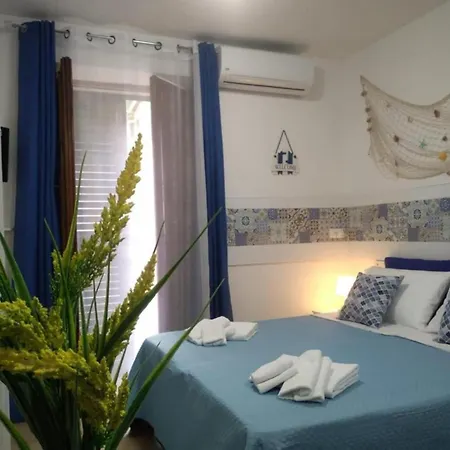 La Gioia - Giardini-naxos * جيارديني ناكسوس