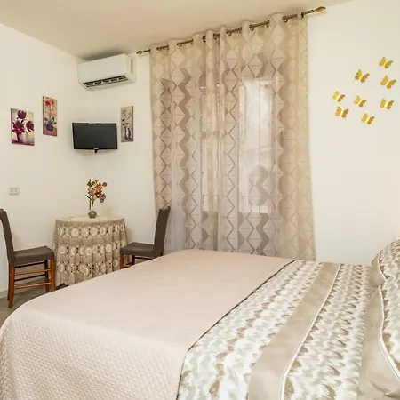 La Gioia - Giardini-naxos جيارديني ناكسوس