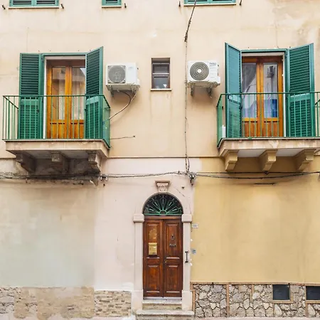 La Gioia - Giardini-naxos * جيارديني ناكسوس